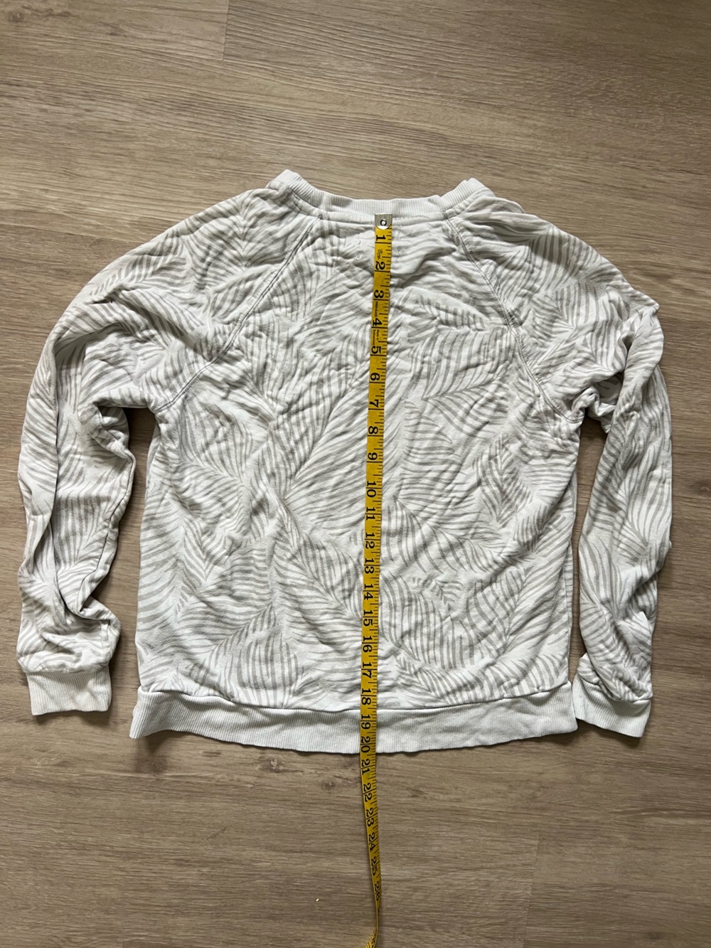 Thread & Supply Light Gray Palm Print on White Crewneck Sweatshirt S - Picture 2 of 6